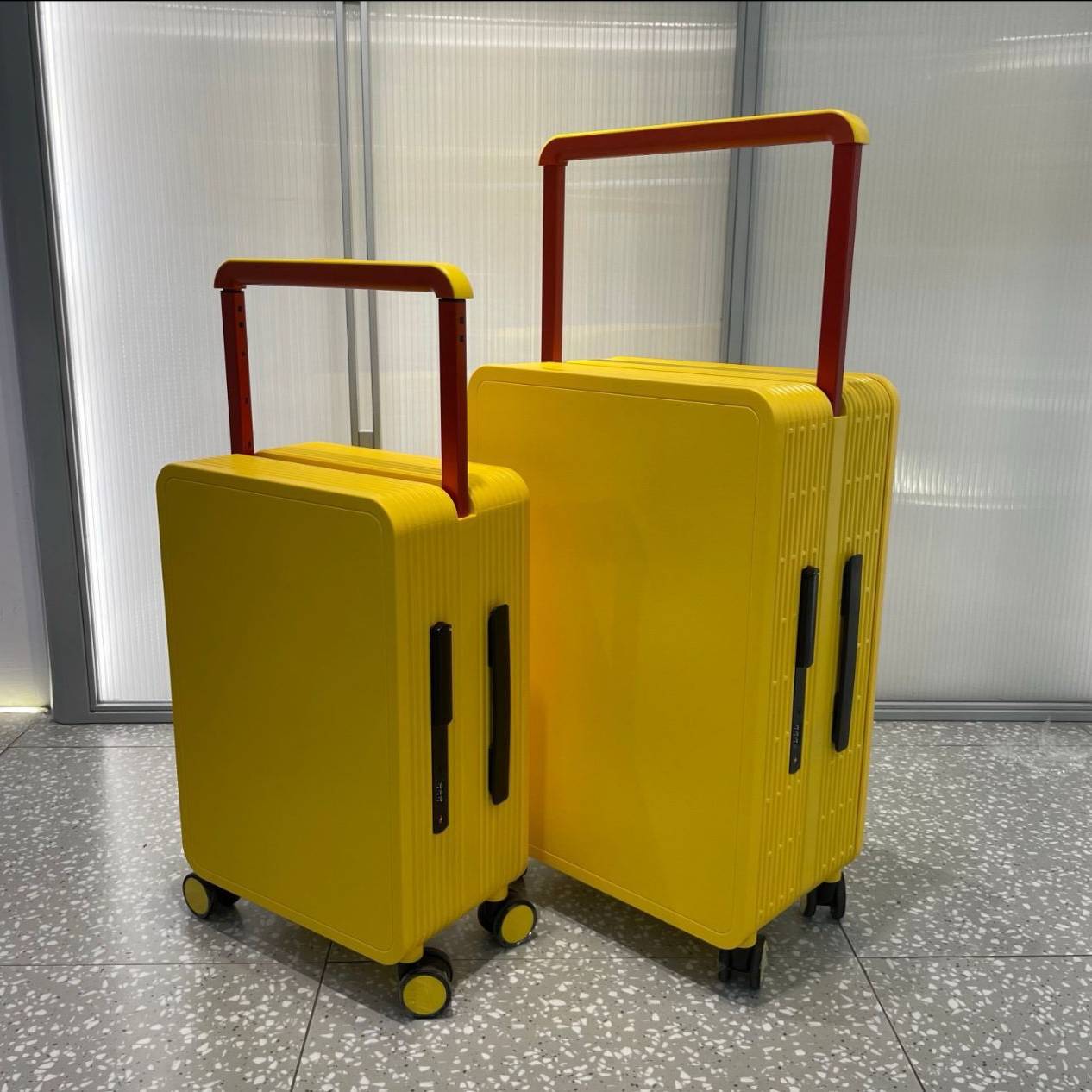 Premium Lavender Hardshell Luggage Set-image